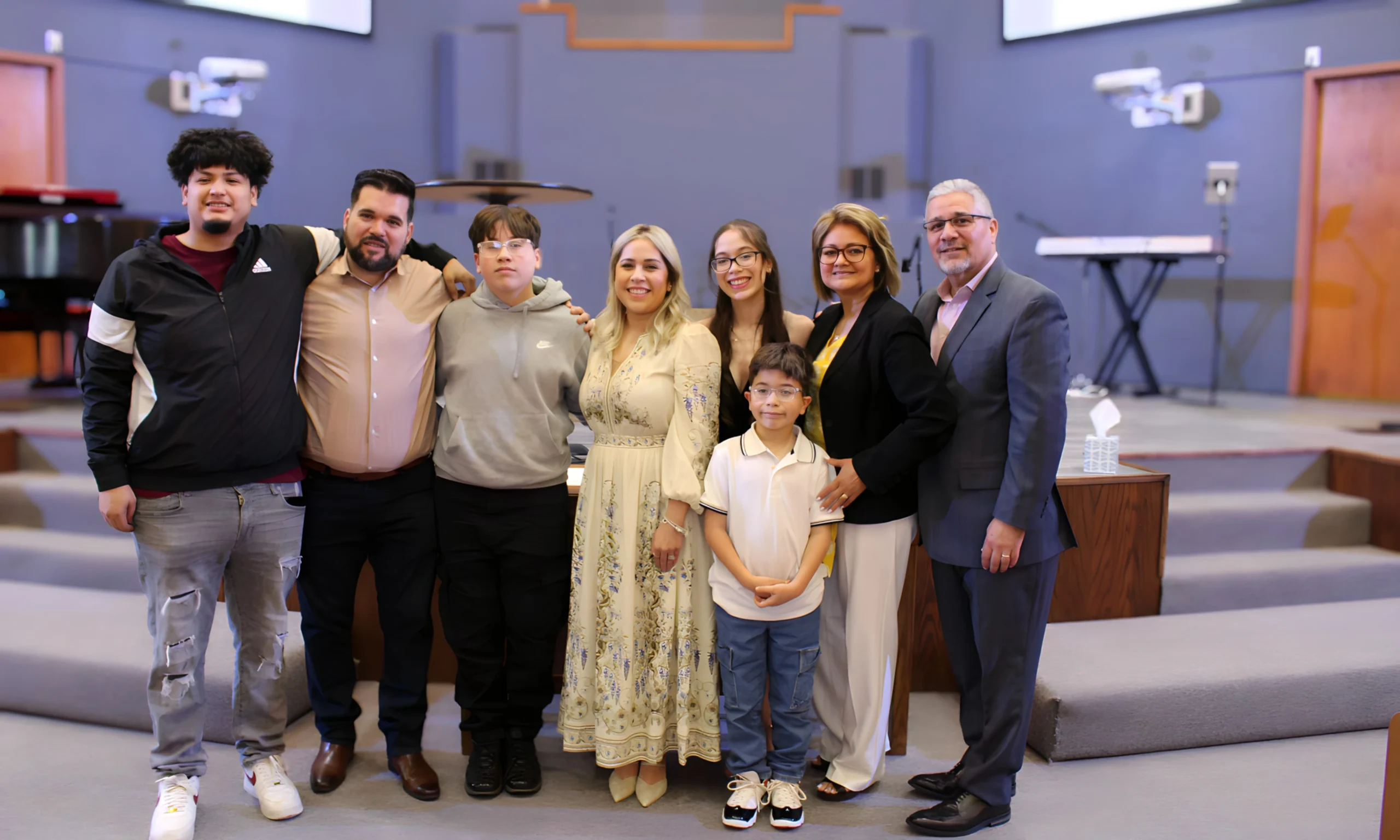 Alabanza y bienvenida en Nueva Esperanza