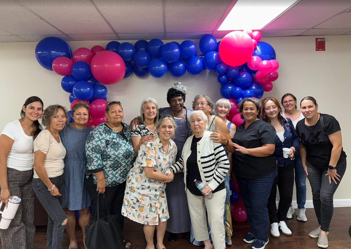 Comunidad de mujeres y familias de la Iglesia Nueva Esperanza